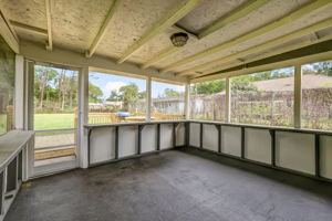 Screened-in Porch