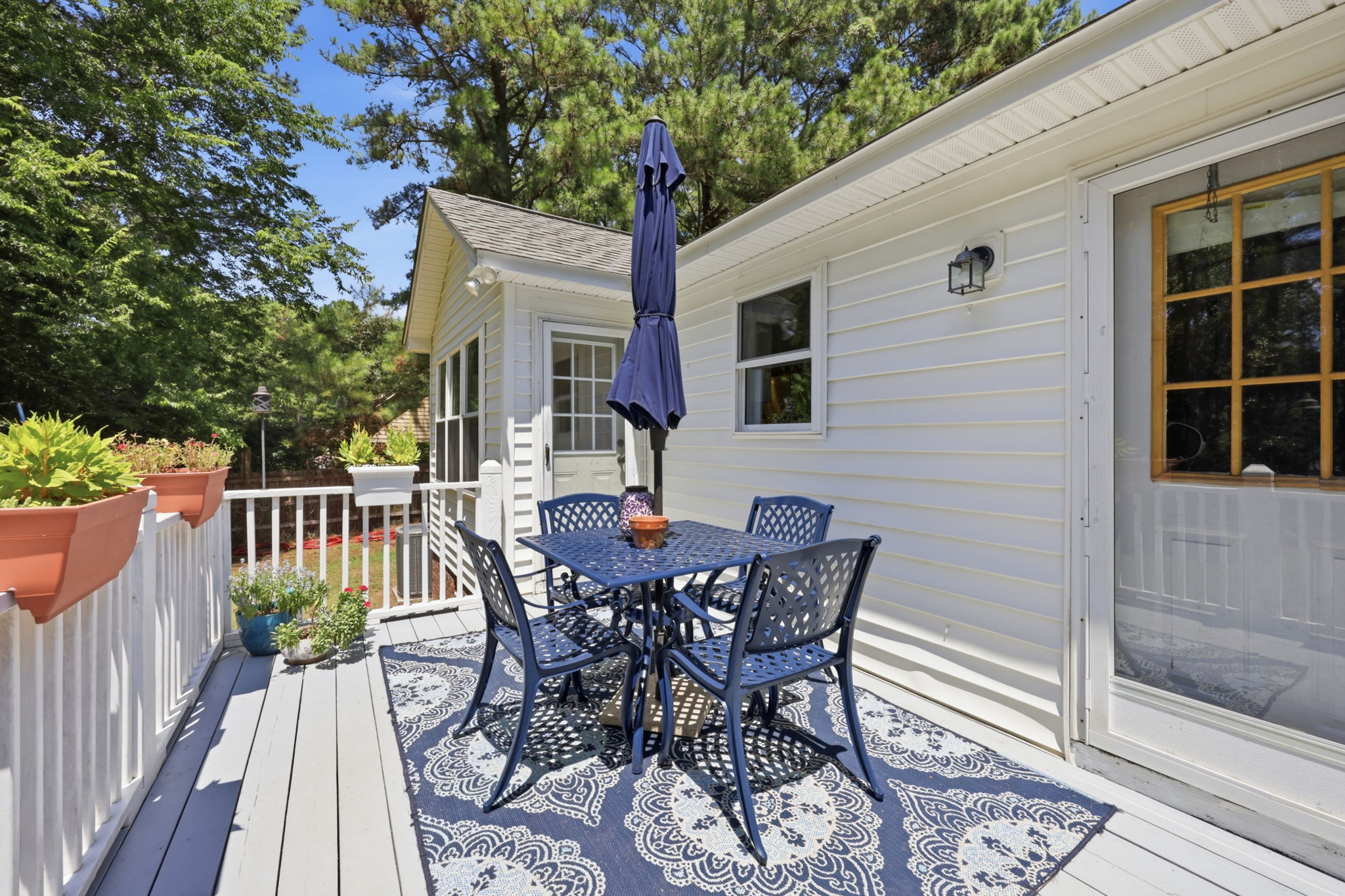 Spacious deck for outdoor dining