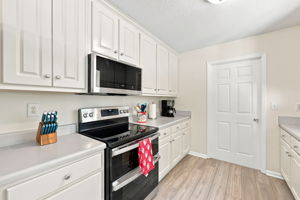 Stainless range and built-in microwave