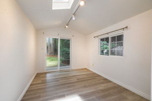 Detached bonus office/hobby room.