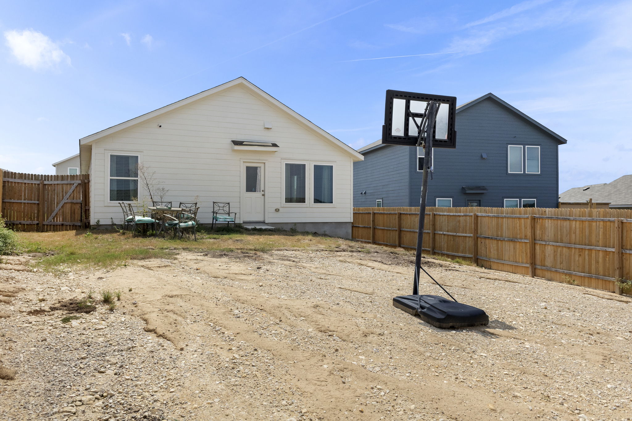  Photo 42
