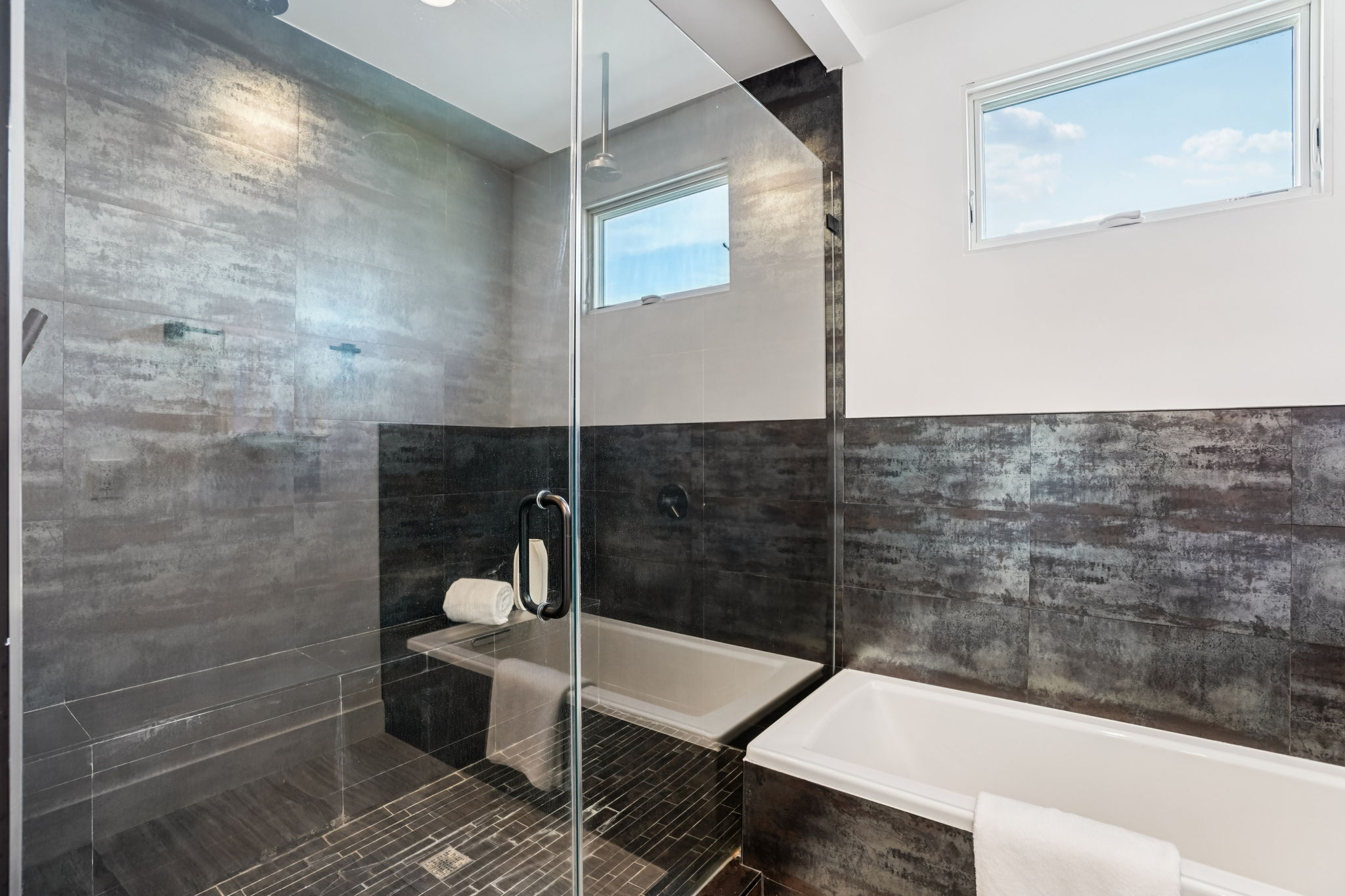 N Commonwealth Ave-S0403-038