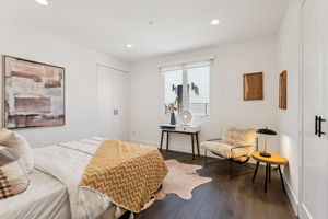 N Commonwealth Ave-S0403-032