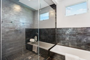 N Commonwealth Ave-S0403-038