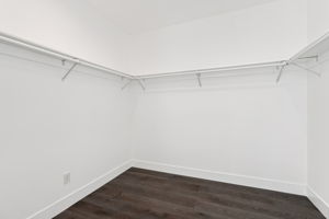 N Commonwealth Ave-S0403-045