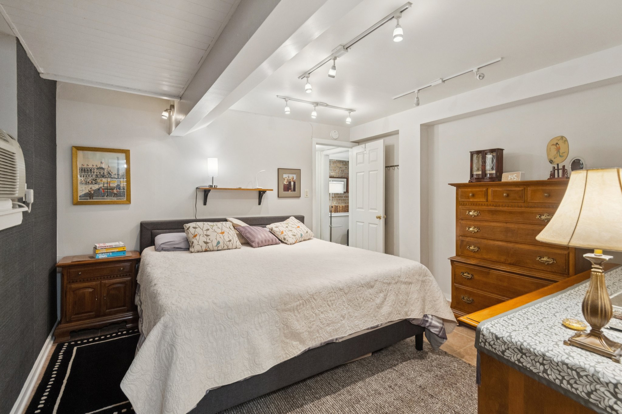 542 W Brompton Ave 1N_014.jpg