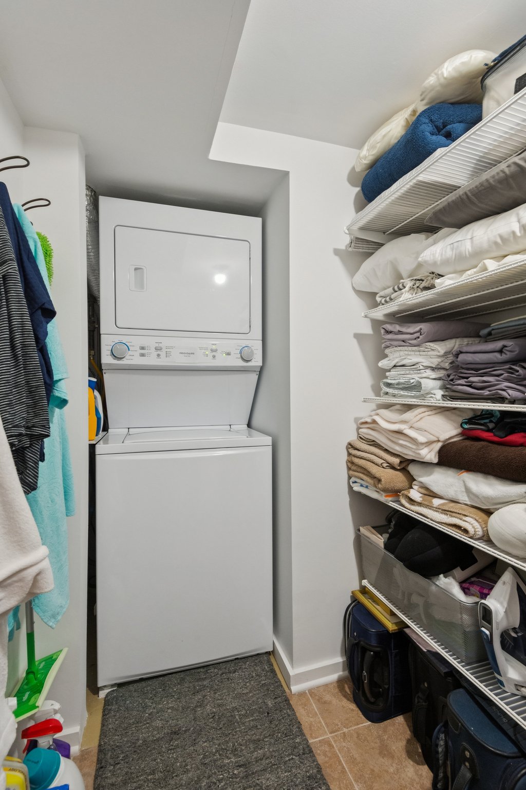 542 W Brompton Ave 1N_015.jpg