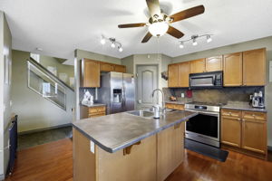  Photo 9