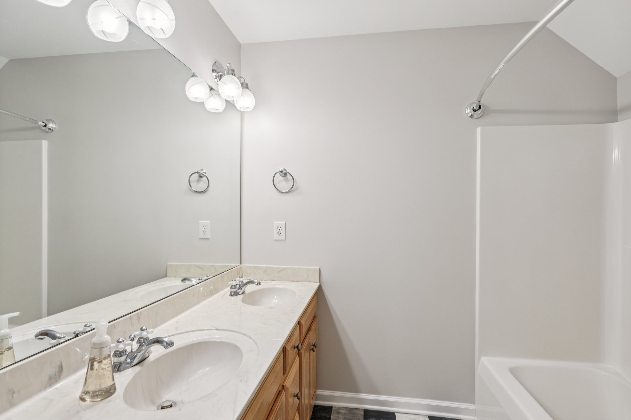 Ashbury Ln-S3003-048.jpg