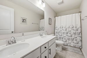  Photo 44