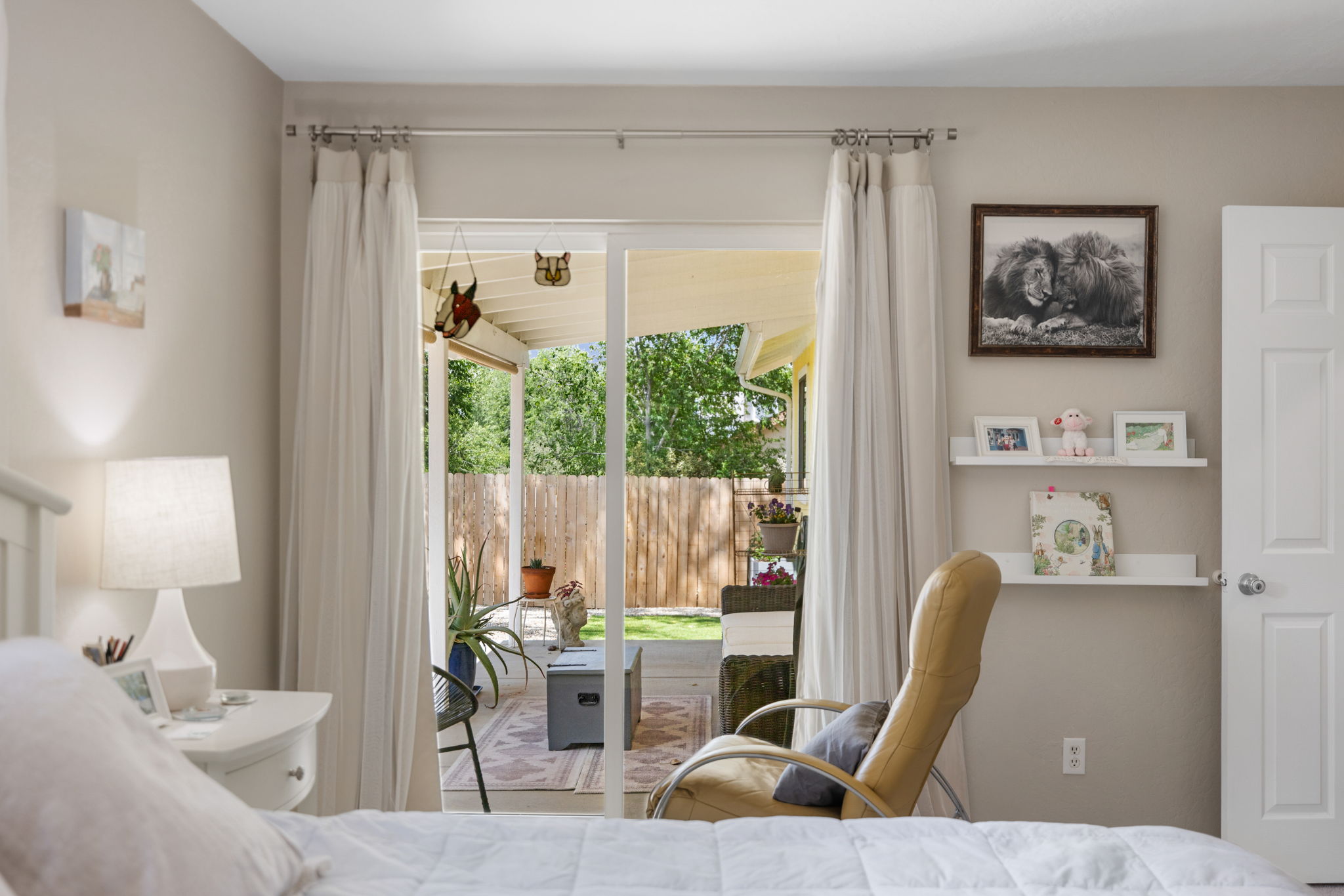 Primary Bedroom (4)