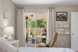 Primary Bedroom (4)