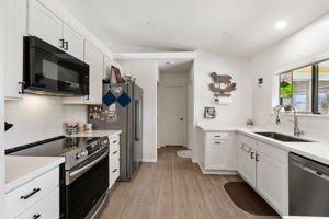 Kitchen (2)