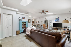 Living Room (4)