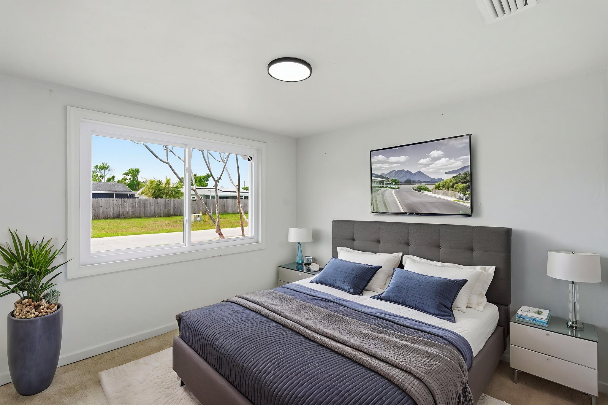 DSC06035 virtually staged.jpeg