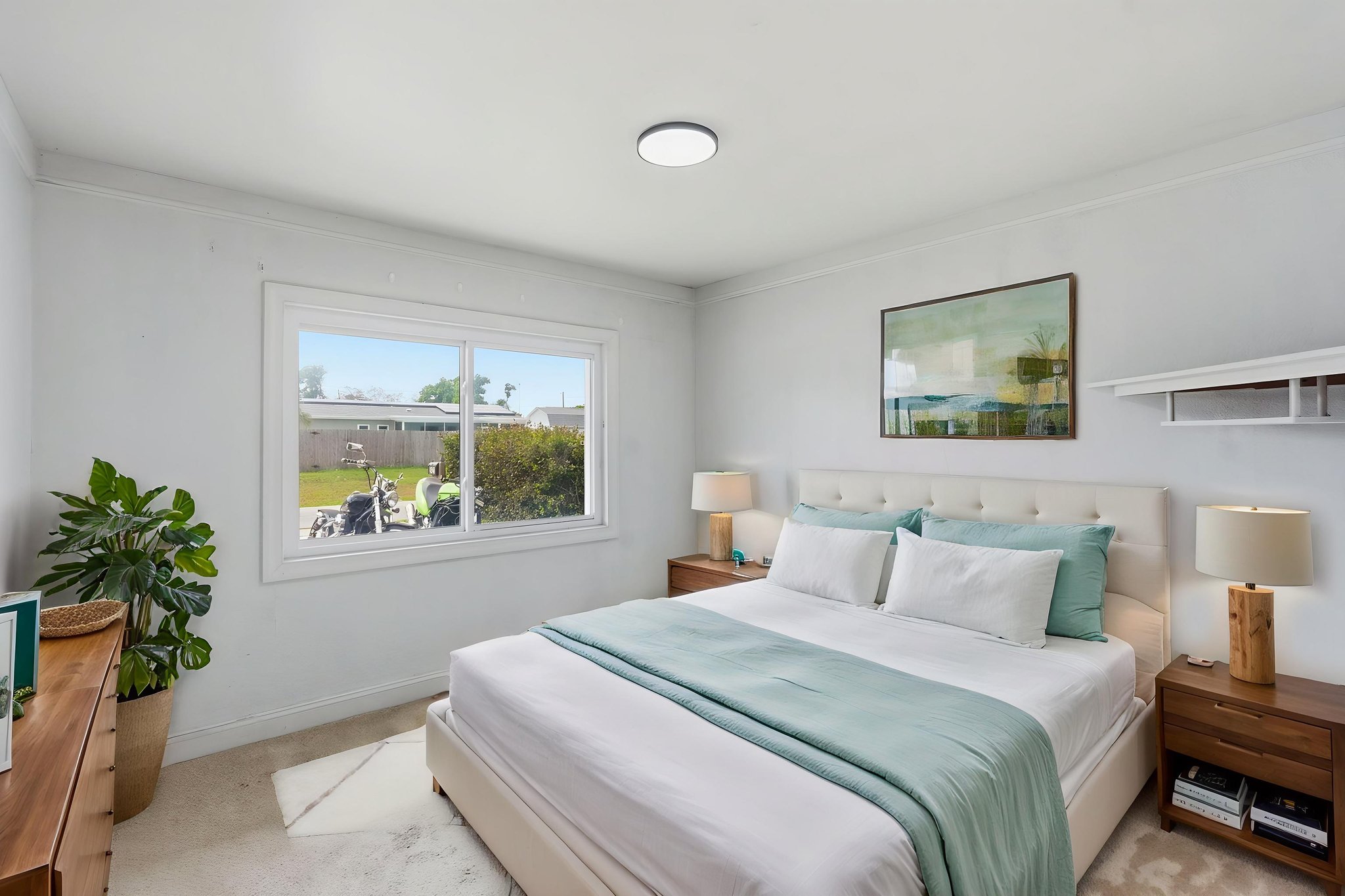 DSC06065 virtually staged.jpeg