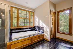 23 Bedroom1 En Suite Bathroom