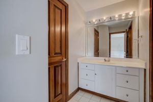 29 Upper Bedroom3 Bathroom3