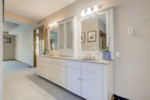 25 Bedroom1 En Suite Bathroom