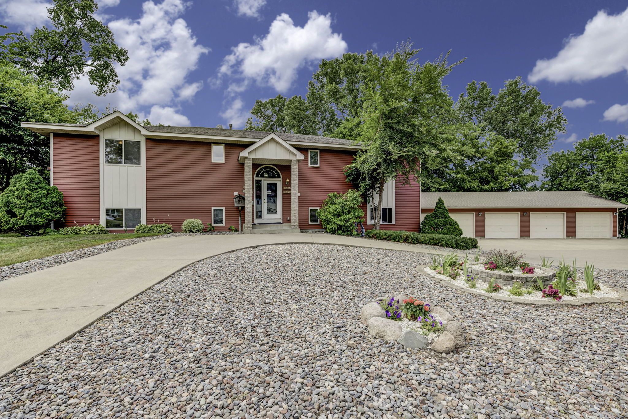  5422 4th St NE, Fridley, MN 55421, US