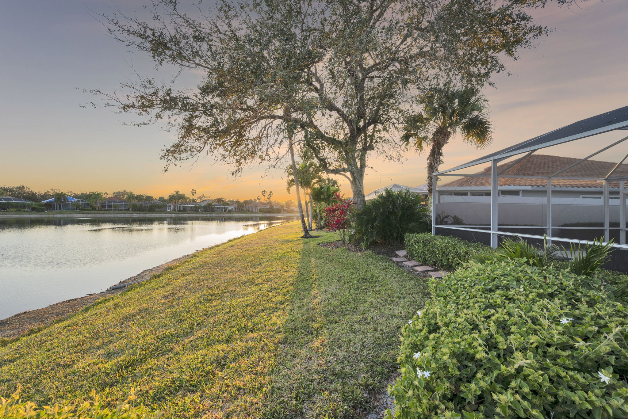 Lanai (looking west)