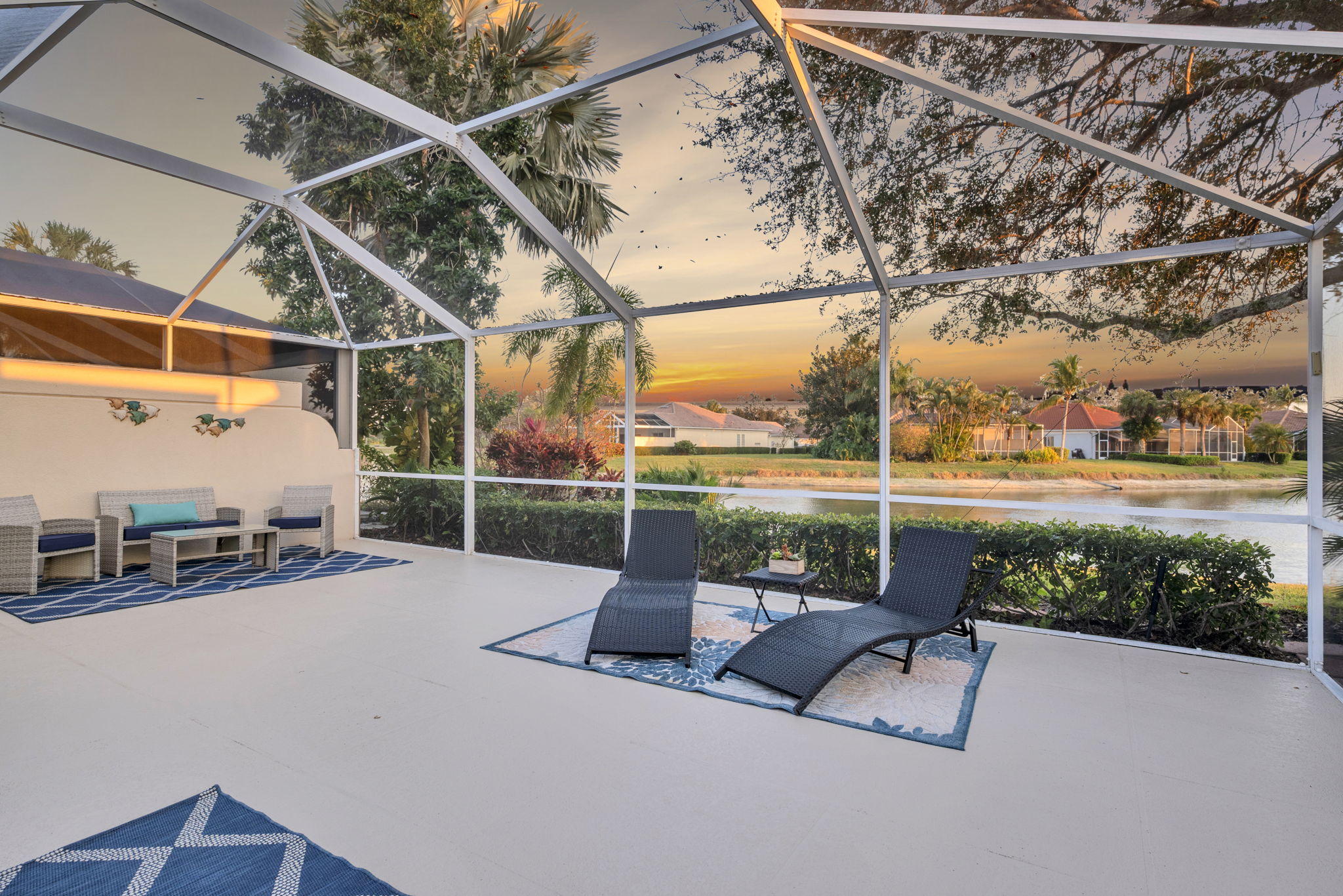 Lanai (looking southeast)