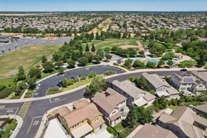 Dorcey Dr-S0907-034.jpg