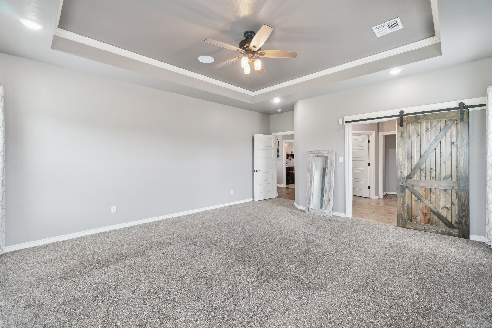 5424 NE Snowy Owl Rd_027.jpg