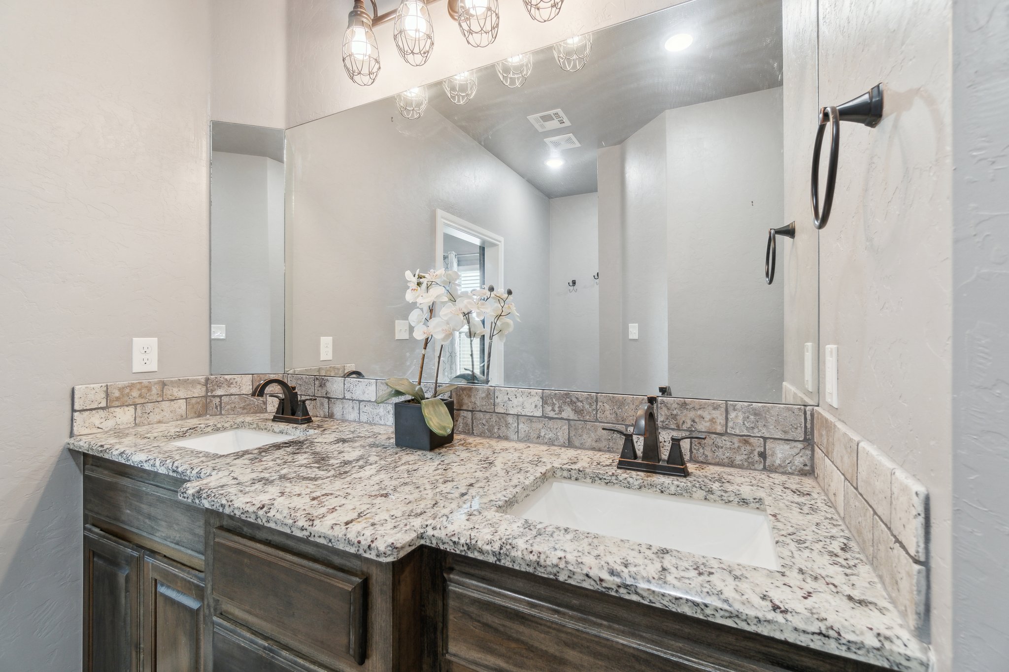 5424 NE Snowy Owl Rd_032.jpg