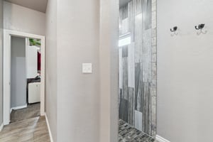 5424 NE Snowy Owl Rd_030.jpg