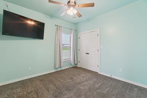 5424 NE Snowy Owl Rd_036.jpg