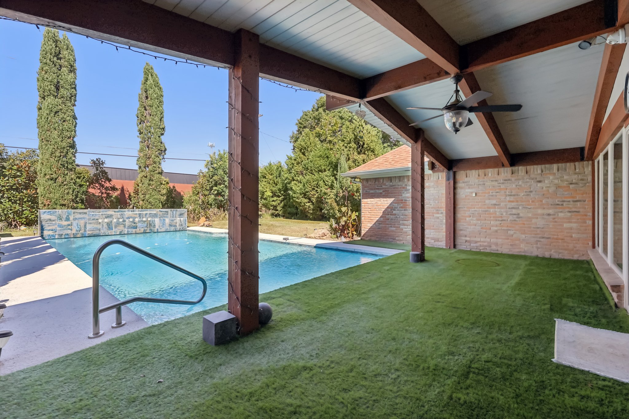 Northmoor Dr-S1210-051.jpg