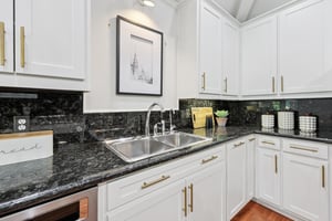 Northmoor Dr-S1210-023.jpg