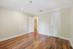 Northmoor Dr-S1210-025.jpg