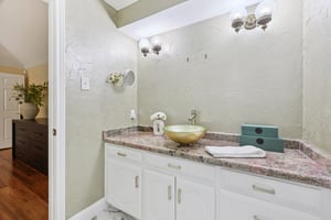 Northmoor Dr-S1210-038.jpg