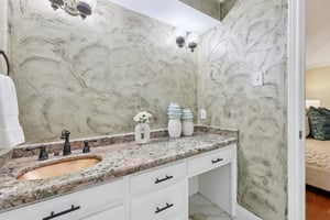 Northmoor Dr-S1210-042.jpg