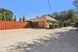 Northmoor Dr-S1210-050.jpg