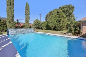 Northmoor Dr-S1210-057.jpg