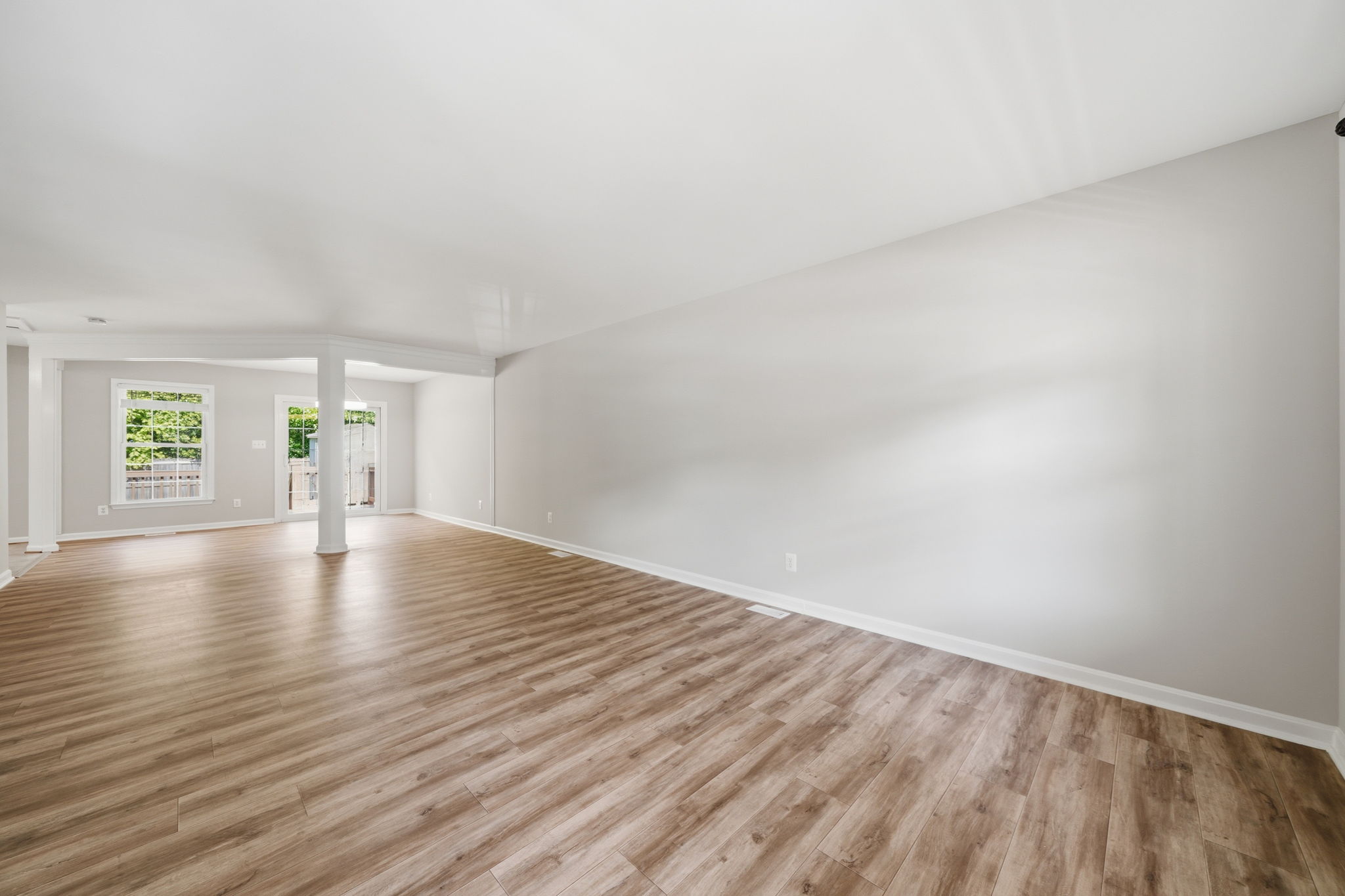 Living Room with defined dining space