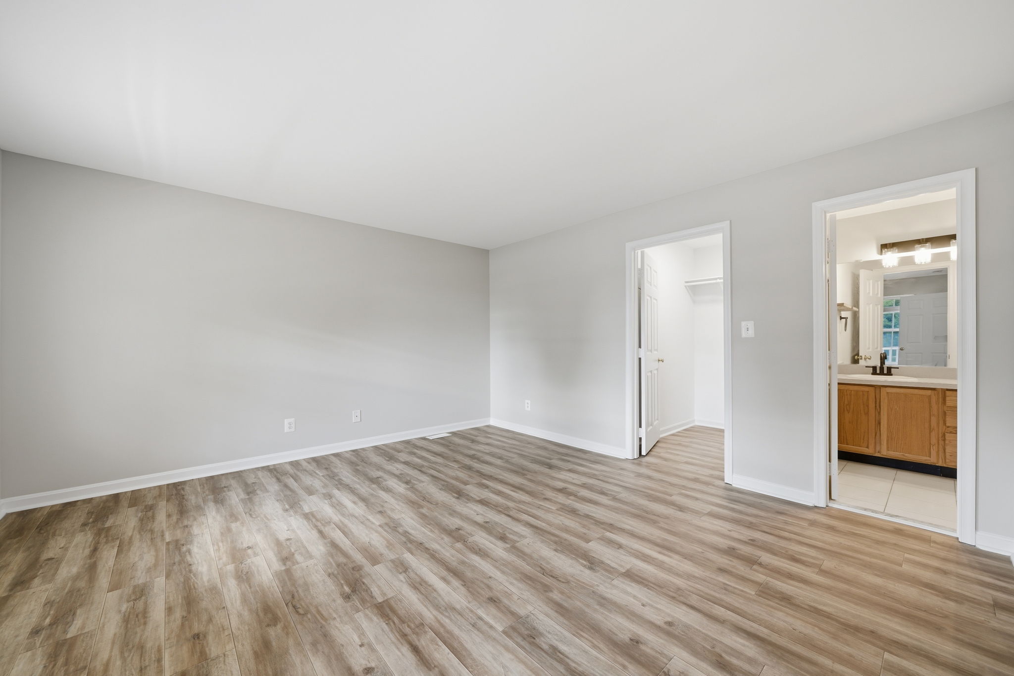 Main floor primary bedroom