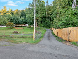  Photo 0