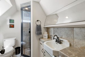 Bedroom 2 Bathroom