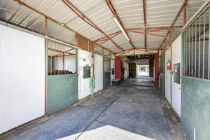 Primary stable breezeway