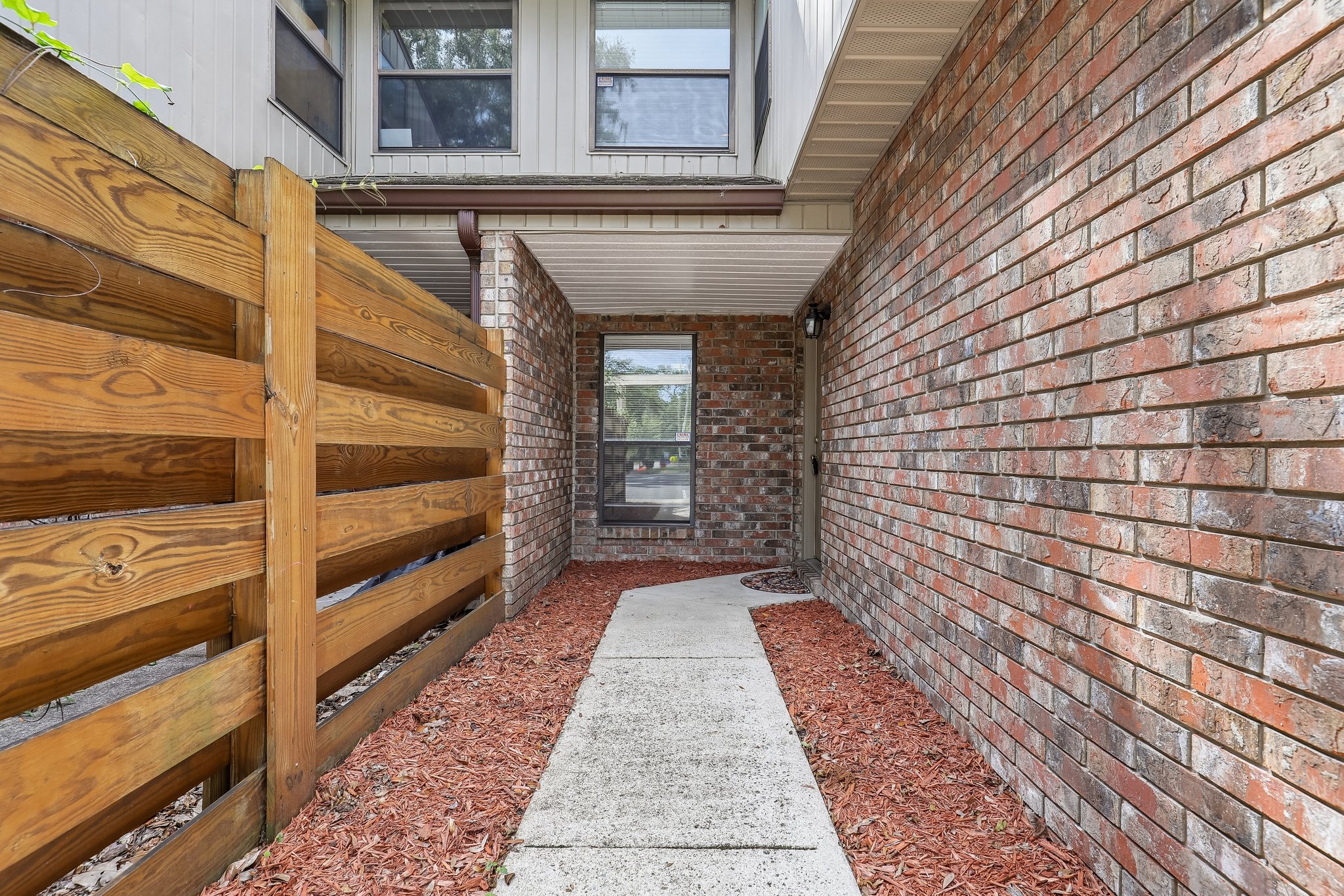 NW 33rd Pl-S3009-005.jpg
