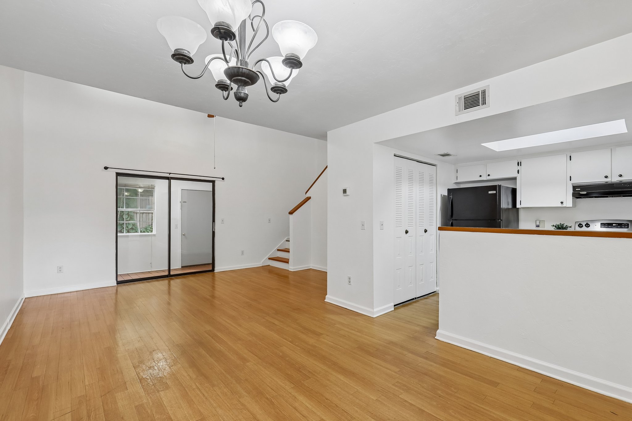 NW 33rd Pl-S3009-011.jpg