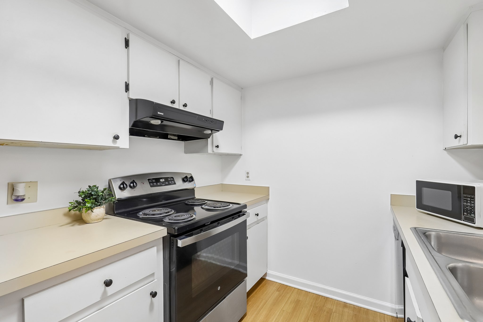 NW 33rd Pl-S3009-017.jpg