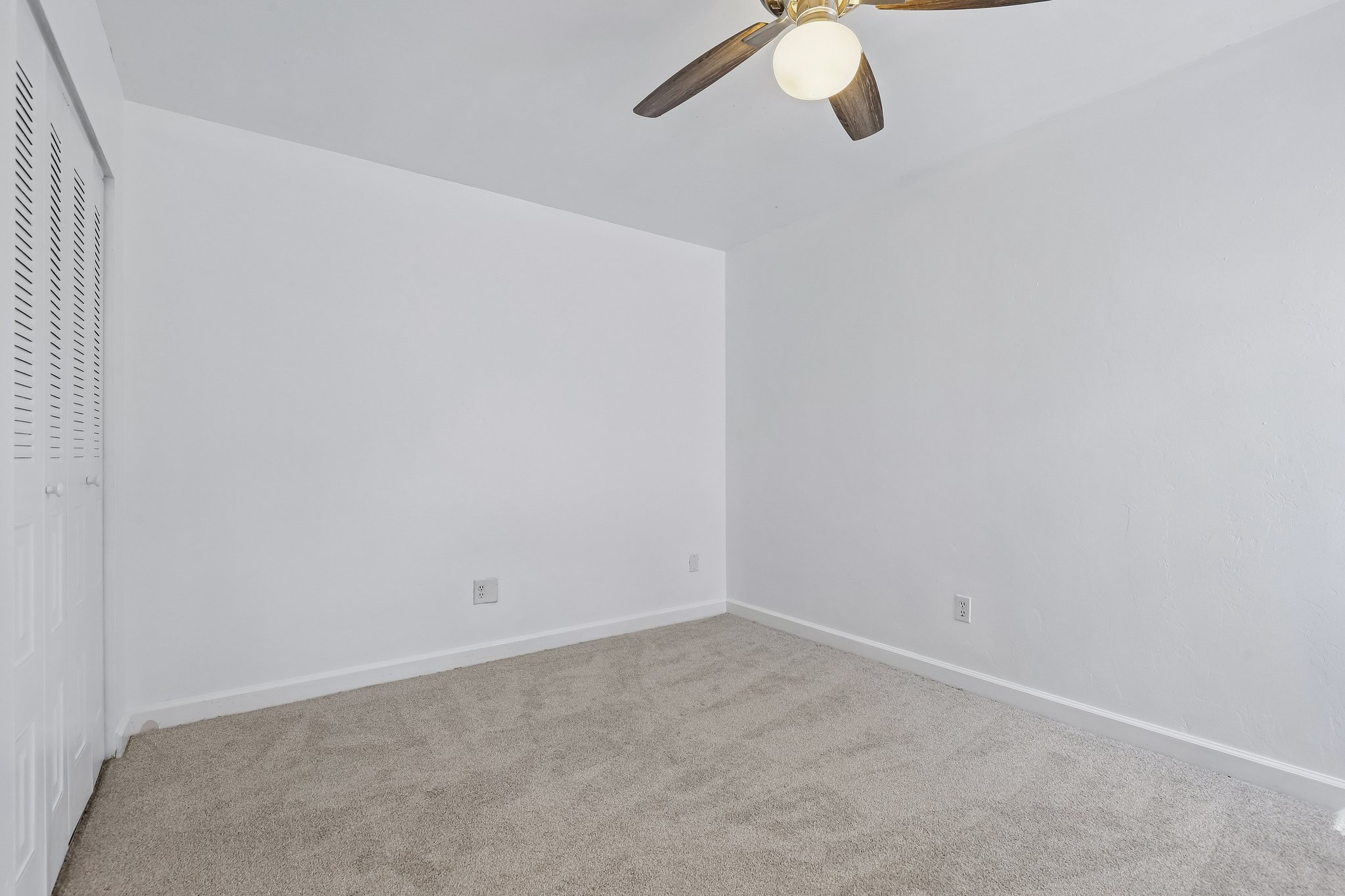 NW 33rd Pl-S3009-019.jpg