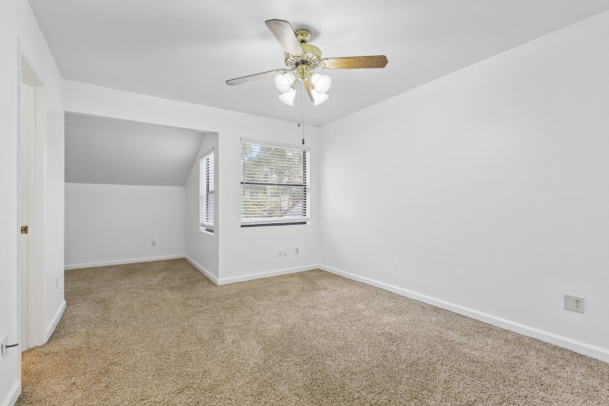 NW 33rd Pl-S3009-022.jpg