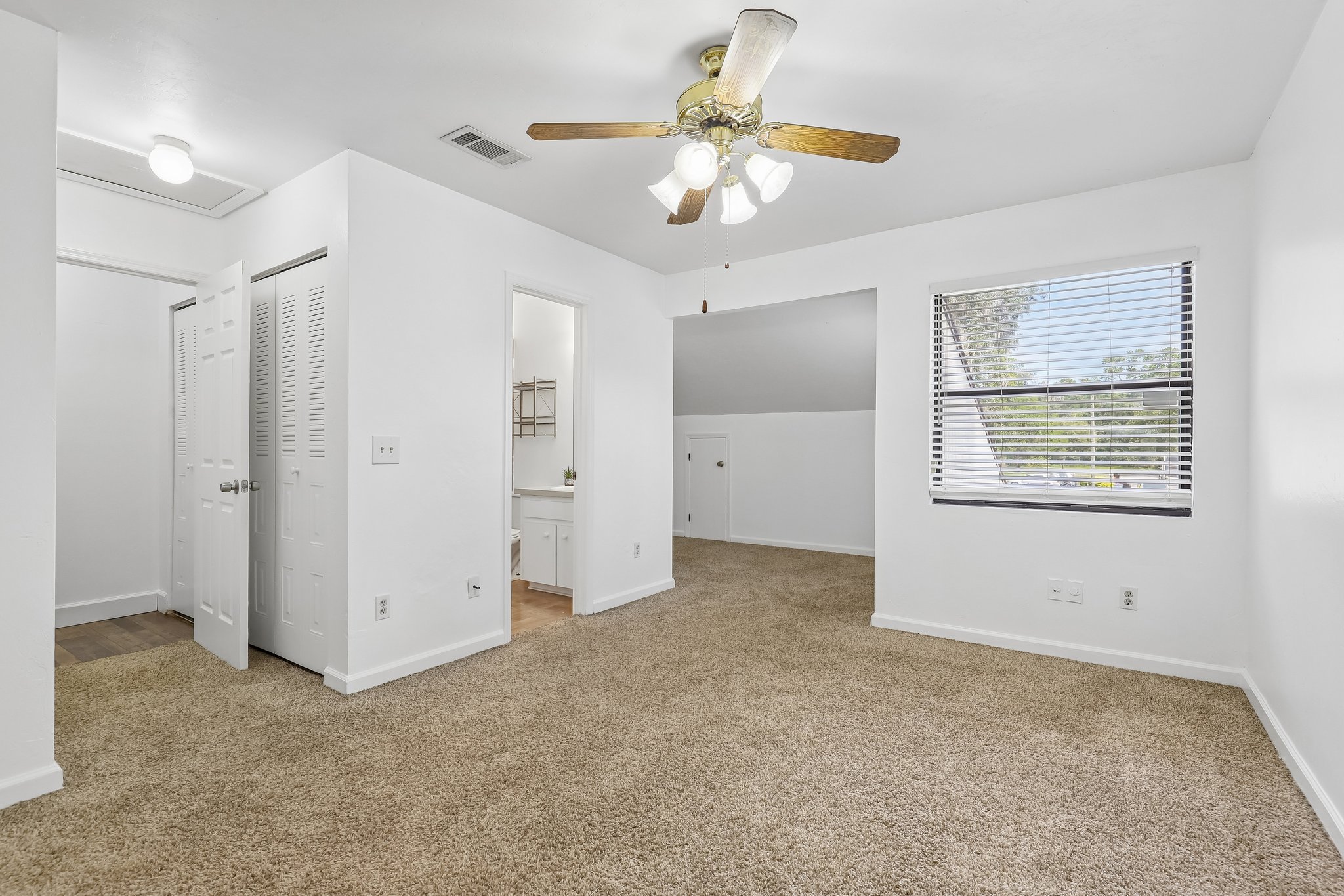 NW 33rd Pl-S3009-023.jpg