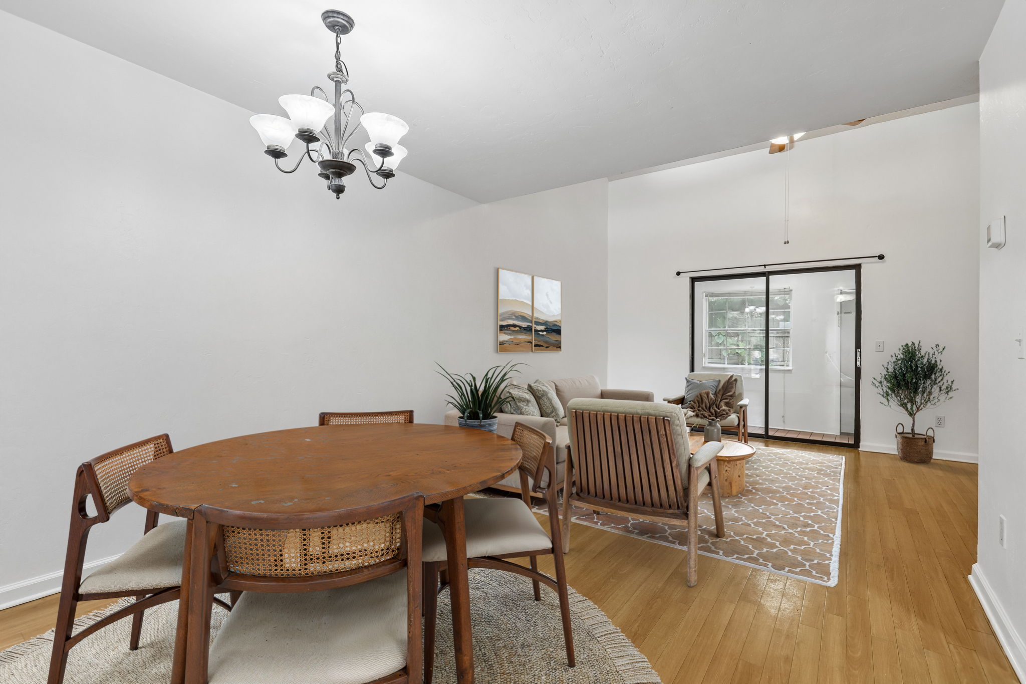 NW 33rd Pl-S3009-010 vs